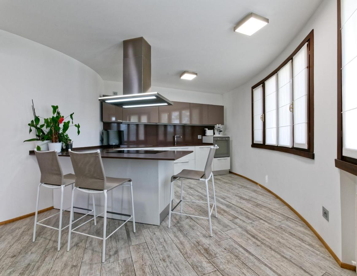 Nifty Intera Villa Con Piscina Relax, Idromassaggio E Sauna Muscletto Ngoại thất bức ảnh
